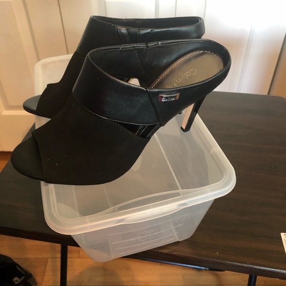 Heels - Picture 2 of 3